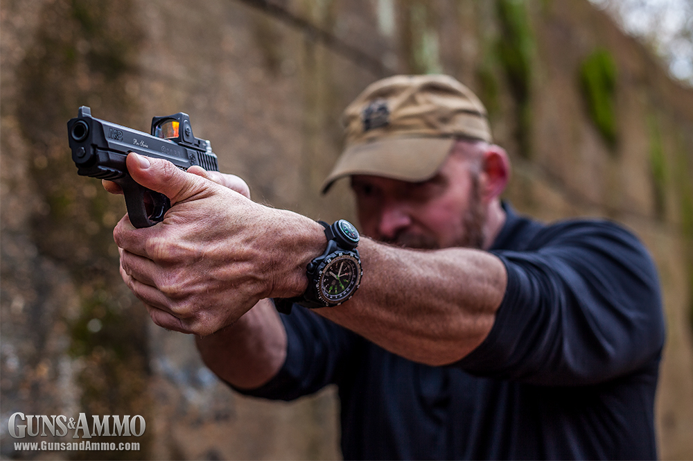 trijicon_rmr_concealed_carry_smith_wesson-m-p-c-o-r-e-9-pistol_3