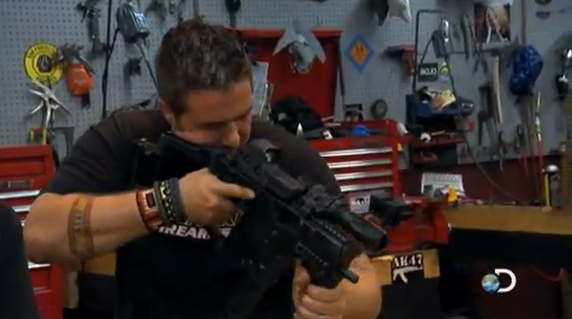 Red Jacket Crew Brings 'Total Recall' Submachine Gun to Life